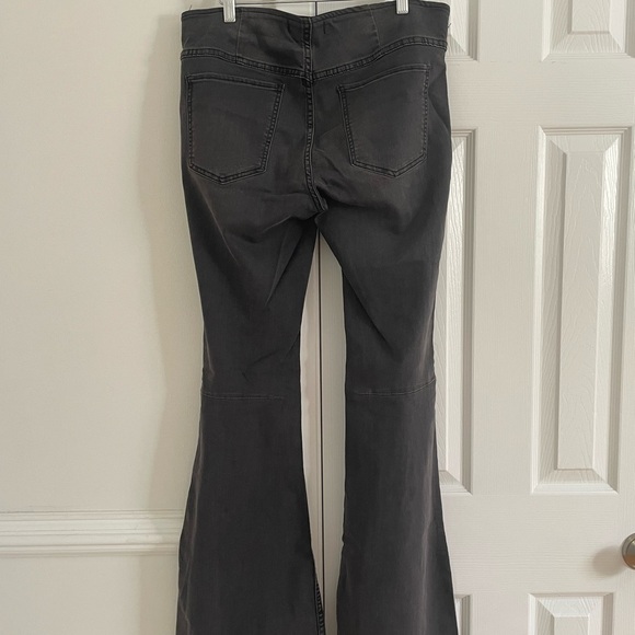 We The Free People Penny Pull-On Flare Jeans Pants 30 - Picture 6 of 7
